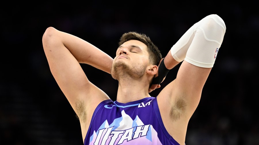 Walker Kessler #24 of the Utah Jazz...