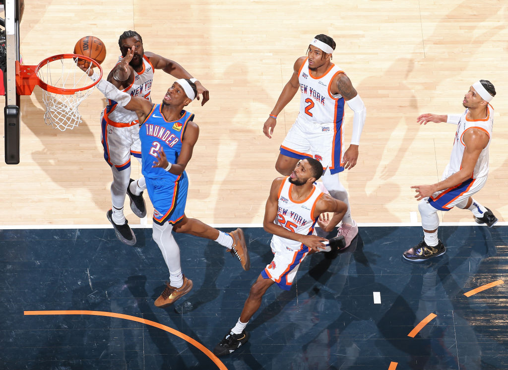 NEW YORK, NY - JANUARY 10: Shai Gilgeous-Alexander #2 of the Oklahoma City Thunder drives to the basket during the game against the New York Knicks on January 10, 2025 at Madison Square Garden in New York City, New York. NOTE TO USER: User expressly acknowledges and agrees that, by downloading and or using this photograph, User is consenting to the terms and conditions of the Getty Images License Agreement. Mandatory Copyright Notice: Copyright 2024 NBAE (Photo by Nathaniel S. Butler/NBAE via Getty Images)