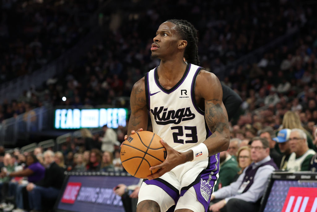 Sacramento Kings fans chant for guard Keon Ellis