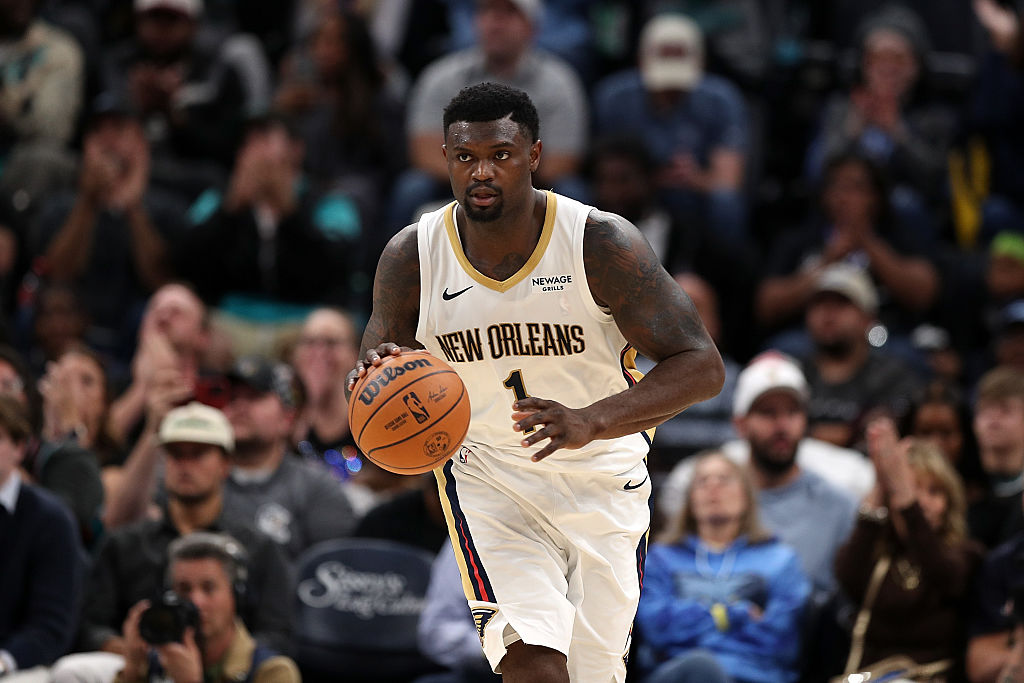 MEMPHIS, TENNESSEE - OCTOBER 22: Zion Williamson #1 of the New Orleans Pelicans brings the ball up court during the second half against the Memphis Grizzlies at FedExForum on October 22, 2025 in Memphis, Tennessee. NOTE TO USER: User expressly acknowledges and agrees that, by downloading and or using this photograph, User is consenting to the terms and conditions of the Getty Images License Agreement. (Photo by Justin Ford/Getty Images)