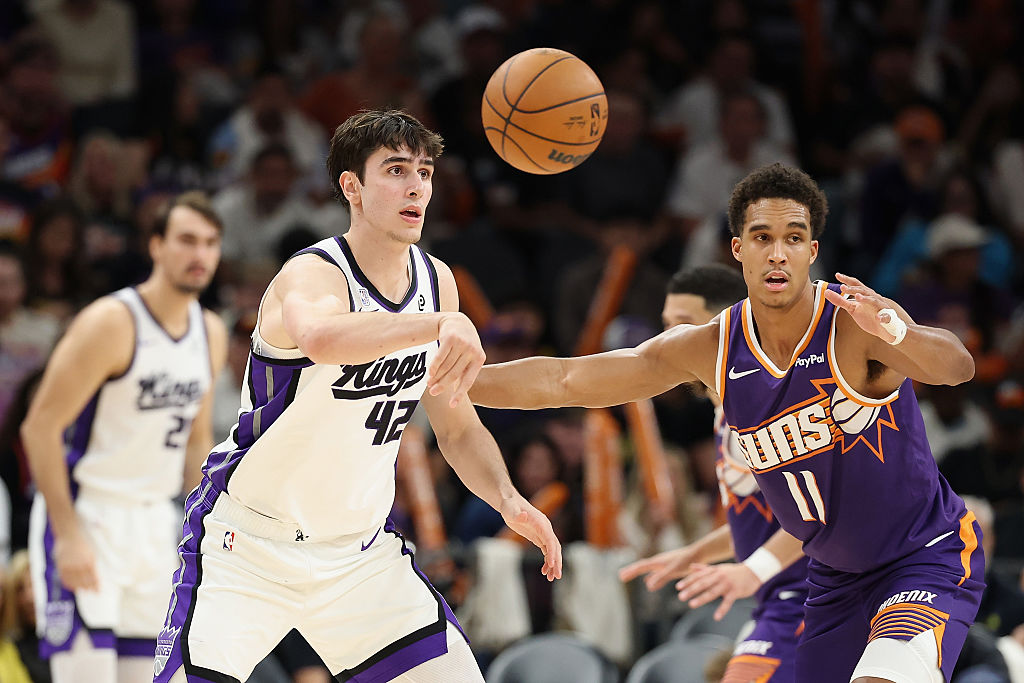 Kings rookie Maxime Raynaud getting opportunity to play through mistakes