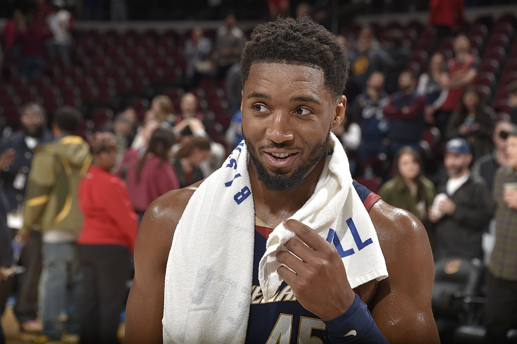 Starting 5, Nov. 8: Wemby, Spurs cool Rockets, Giannis, Bucks open Cup defense