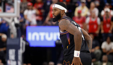 Royce O'Neale's heave just misses as Suns fall to Hawks