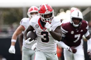 STARKVILLE, MISSISSIPPI - NOVEMBER 08: Nate Frazier #3 of the Georgia Bulldogs carries the ball during the game against the Mississippi State Bulldogs at Davis Wade Stadium on November 08, 2025 in Starkville, Mississippi. (Photo by Justin Ford/Getty Images)