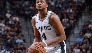 SAN ANTONIO, TX - NOVEMBER 16: De'Aaron Fox #4 of the San Antonio Spurs shoots a free throw during the game against the Sacramento Kings on November 16, 2025 at the Frost Bank Center in San Antonio, Texas. NOTE TO USER: User expressly acknowledges and agrees that, by downloading and or using this photograph, user is consenting to the terms and conditions of the Getty Images License Agreement. Mandatory Copyright Notice: Copyright 2025 NBAE (Photos by Michael Gonzales/NBAE via Getty Images)