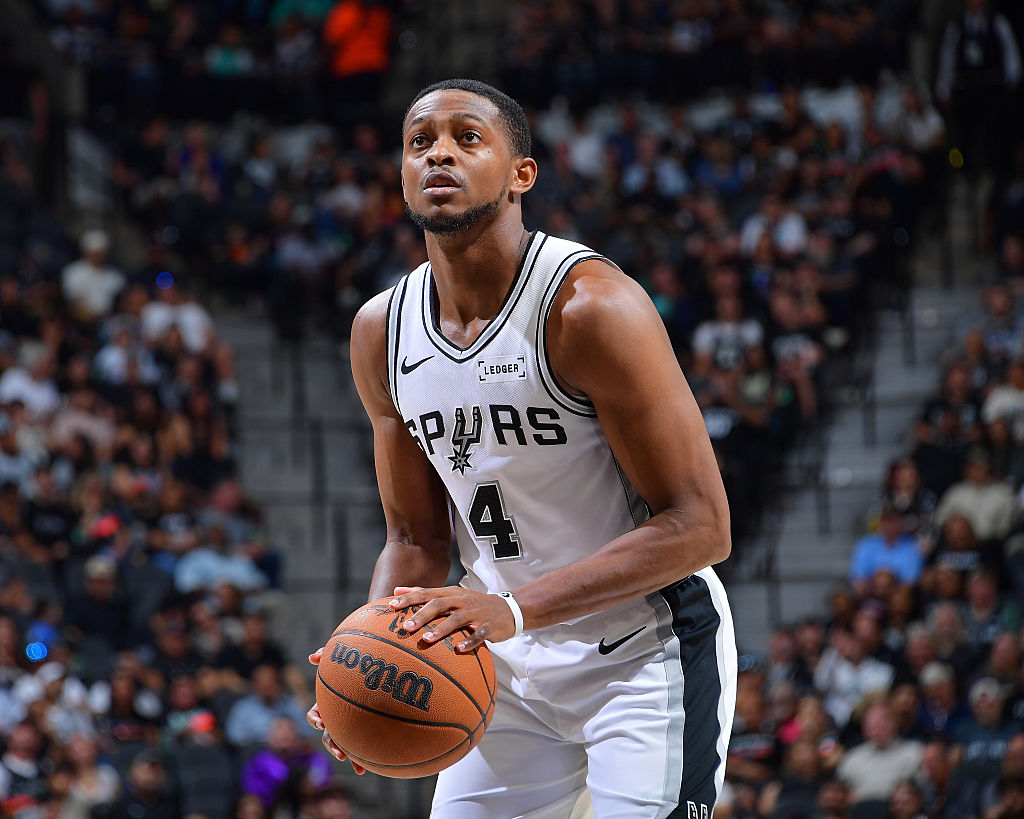 SAN ANTONIO, TX - NOVEMBER 16: De'Aaron Fox #4 of the San Antonio Spurs shoots a free throw during the game against the Sacramento Kings on November 16, 2025 at the Frost Bank Center in San Antonio, Texas. NOTE TO USER: User expressly acknowledges and agrees that, by downloading and or using this photograph, user is consenting to the terms and conditions of the Getty Images License Agreement. Mandatory Copyright Notice: Copyright 2025 NBAE (Photos by Michael Gonzales/NBAE via Getty Images)
