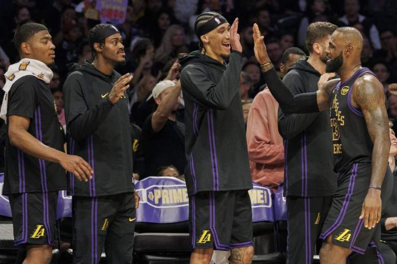 LAKERS, Lakers News, Deandre Ayton injury, Mavericks