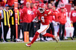 KANSAS CITY, MO - NOVEMBER 23: Kansas City Chiefs wide receiver Rashee Rice (4) runs the ball during the second half against the Indianapolis Colts on November 23rd, 2025 at GEHA Field Arrowhead Stadium. (Photo by William Purnell/Icon Sportswire via Getty Images)