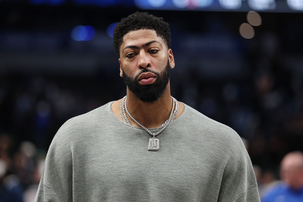 DALLAS, TEXAS - NOVEMBER 19: Anthony Davis #3 of the Dallas Mavericks leaves the court following a game against the New York Knicks at American Airlines Center on November 19, 2025 in Dallas, Texas. NOTE TO USER: User expressly acknowledges and agrees that, by downloading and or using this photograph, User is consenting to the terms and conditions of the Getty Images License Agreement. (Photo by Stacy Revere/Getty Images)