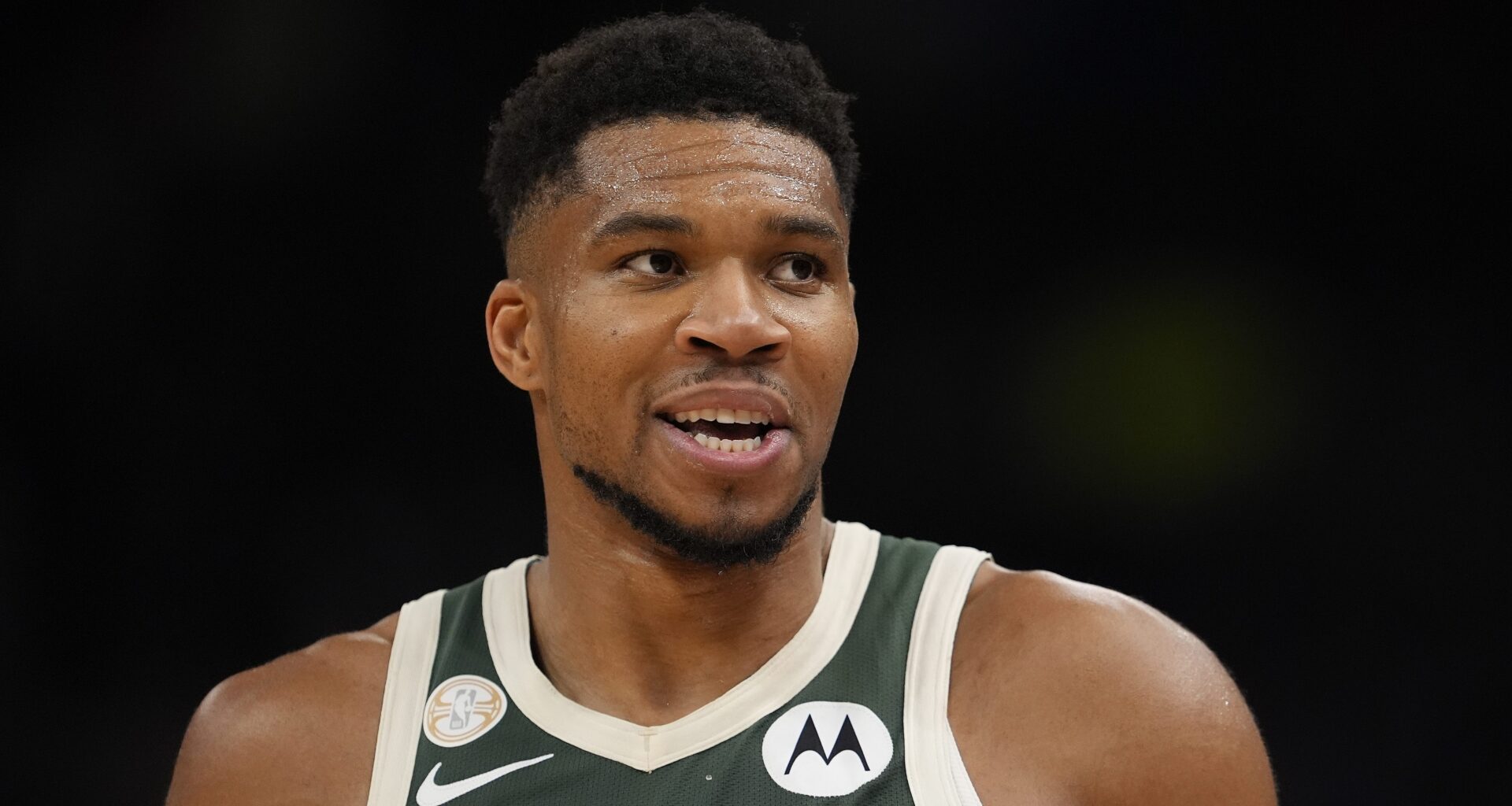 Scouts Say Bucks Are Contenders With Giannis Antetokounmpo