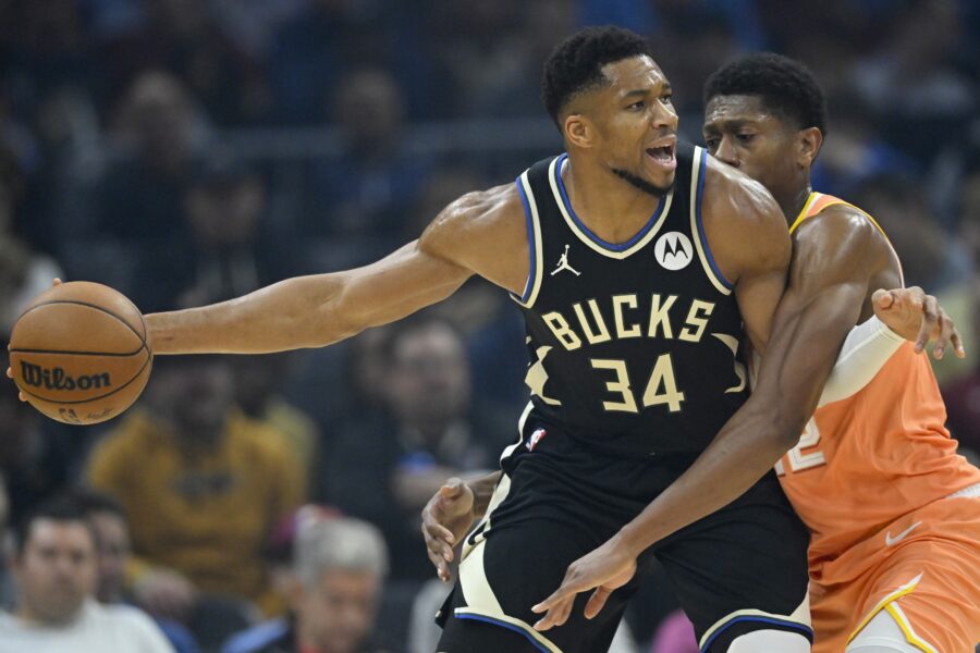 Giannis Antetokounmpo To Undergo MRI After Straining Groin