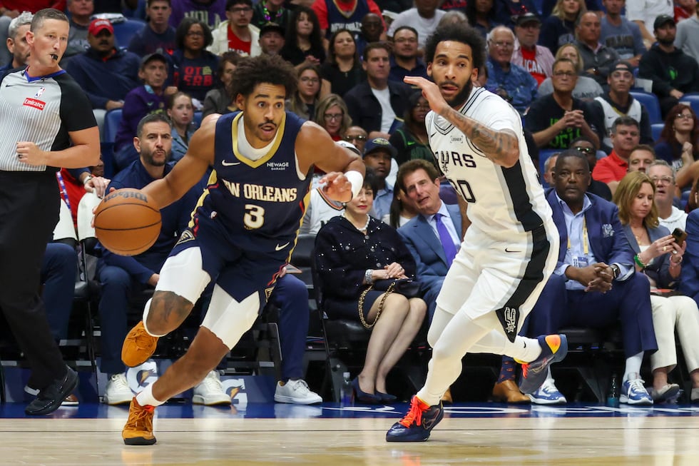 New Orleans Pelicans guard Jordan Poole (3) tries to drive past San Antonio Spurs forward...