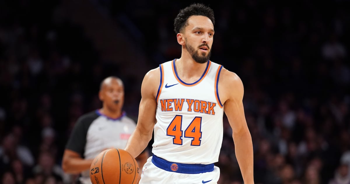 New York Knicks guard Landry Shamet exits with shoulder injury