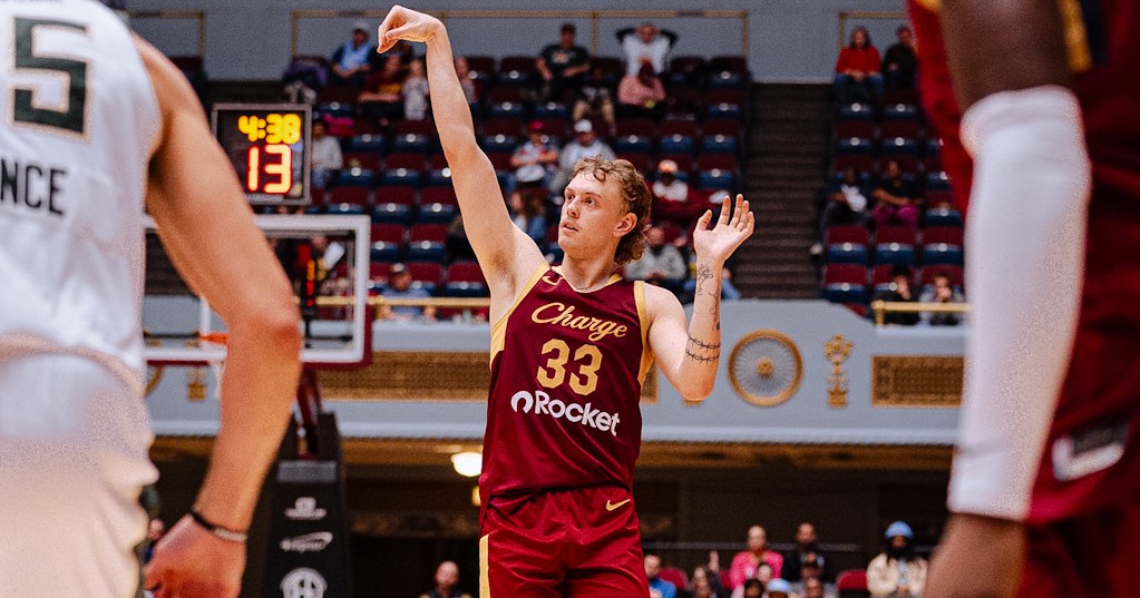 Luke Travers’s game winning alley-oop powers Charge to 115-113 victory over Herd