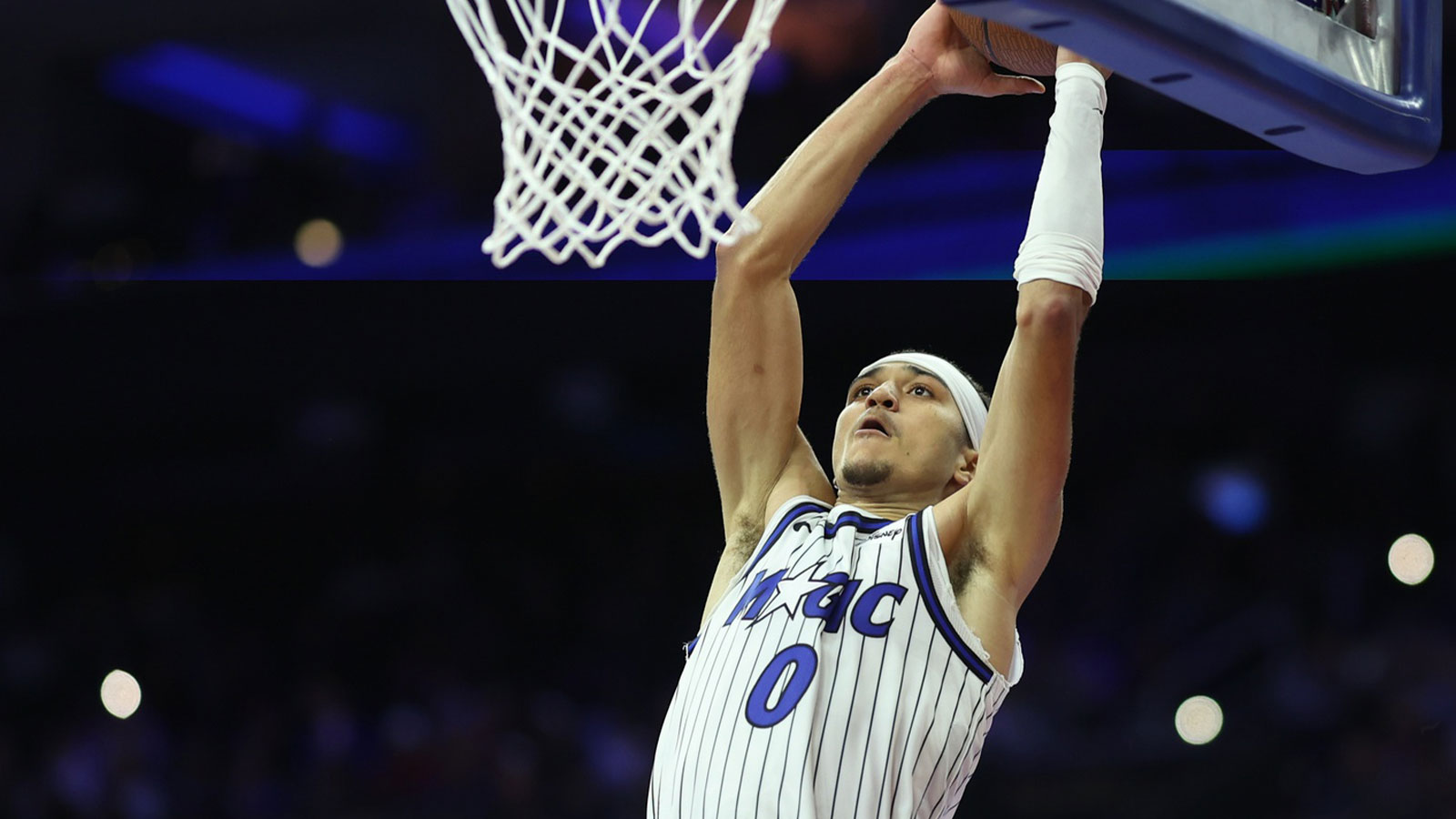 Magic guard Anthony Black (0) dunks the ball