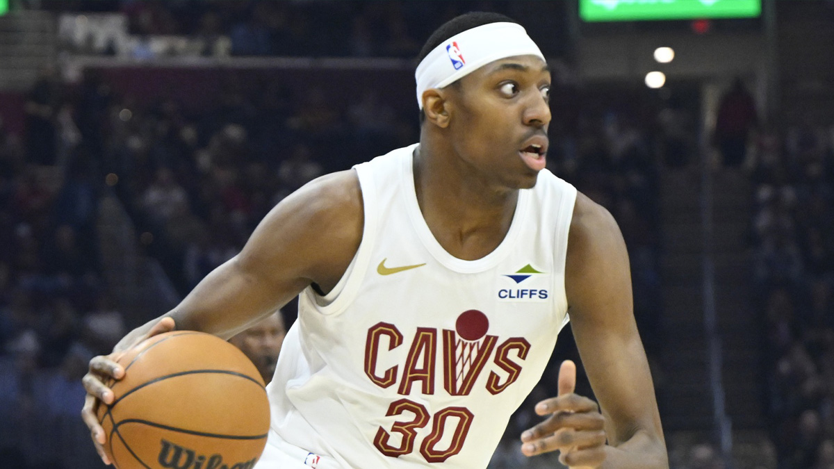 Cleveland Cavaliers forward Nae'Qwan Tomlin (30) dribbles in the first quarter against the Indiana Pacers at Rocket Arena.