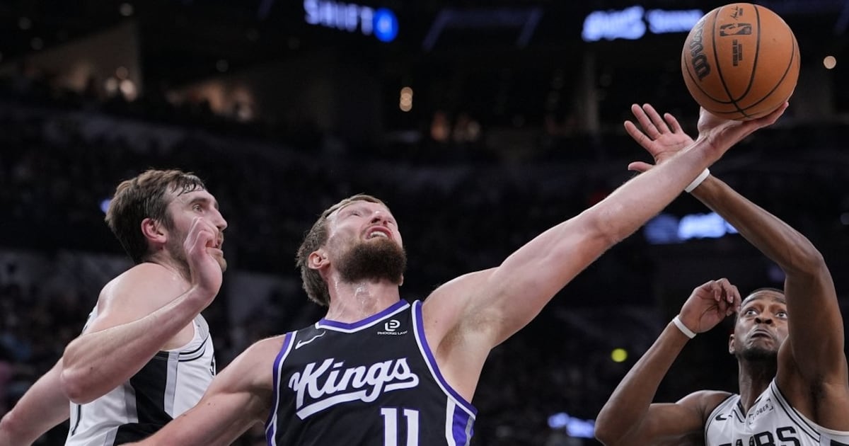 Sacramento Kings' Domantas Sabonis has partial meniscus tear, is expected to miss at least a month