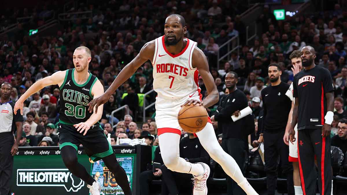 Houston Rockets forward Kevin Durant (7) drives to the basket during the second half against the Boston Celtics at TD Garden