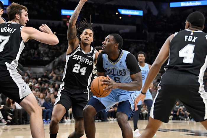 Fox, Barnes lead Spurs past Grizzlies 111-101 in a battle without stars Wembanyama, Morant