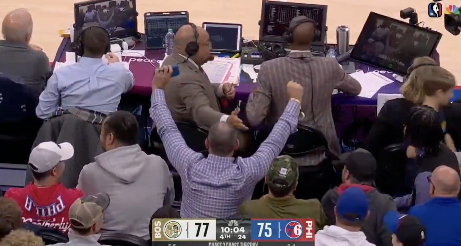 Mike Tirico turned around mid-game to interview screaming 76ers fan