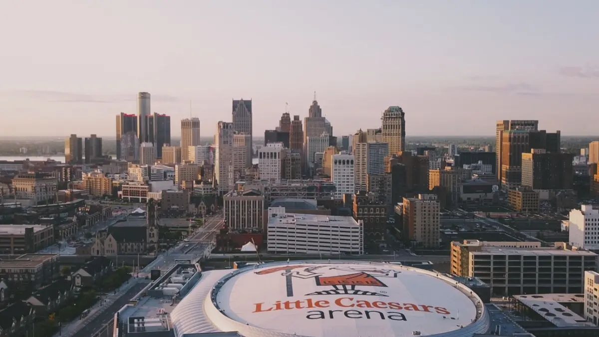 Pistons seek their 10th straight victory when they host the Pacers on Monday night.