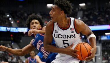 UConn men's basketball dominates UMass Lowell, 110-47, in Reed's return