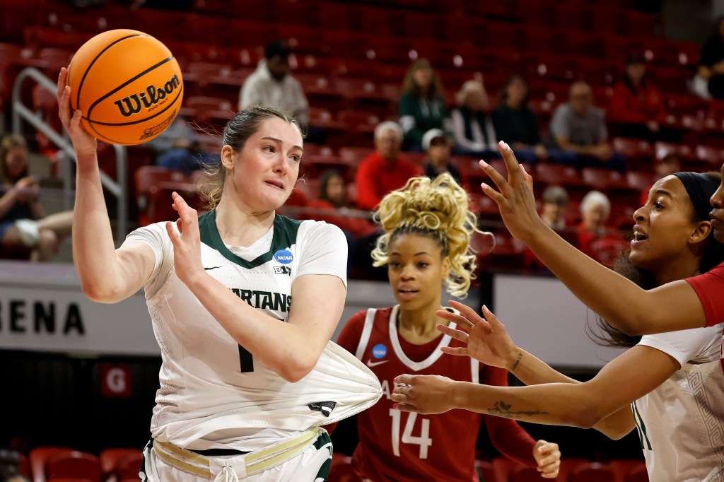 VanSlooten, Woodard each score 17 and No. 22 Michigan State women top Eastern Illinois 101-53 – Macomb Daily