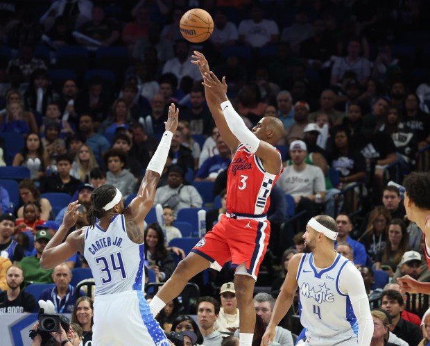 LA guard Chris Paul shoots during the L.A. Clippers at...