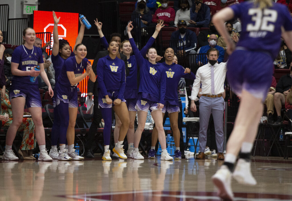 25. Washington Huskies