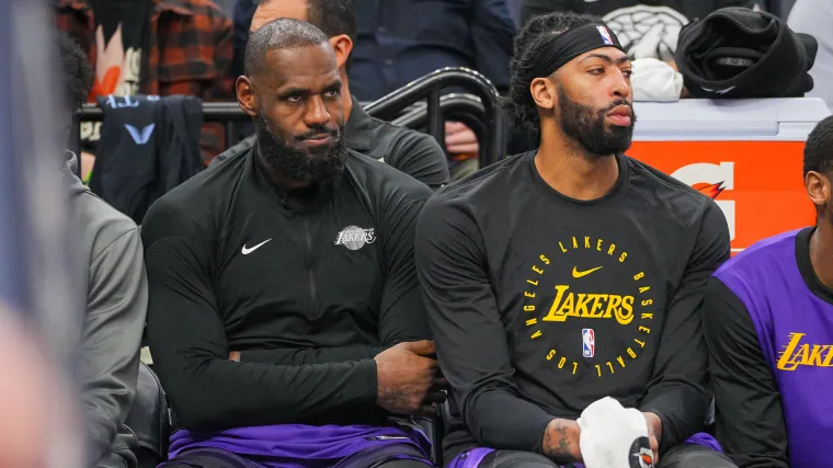 Did LeBron James ignore Anthony Davis? Explaining what happened after Lakers' win vs. Mavericks  image