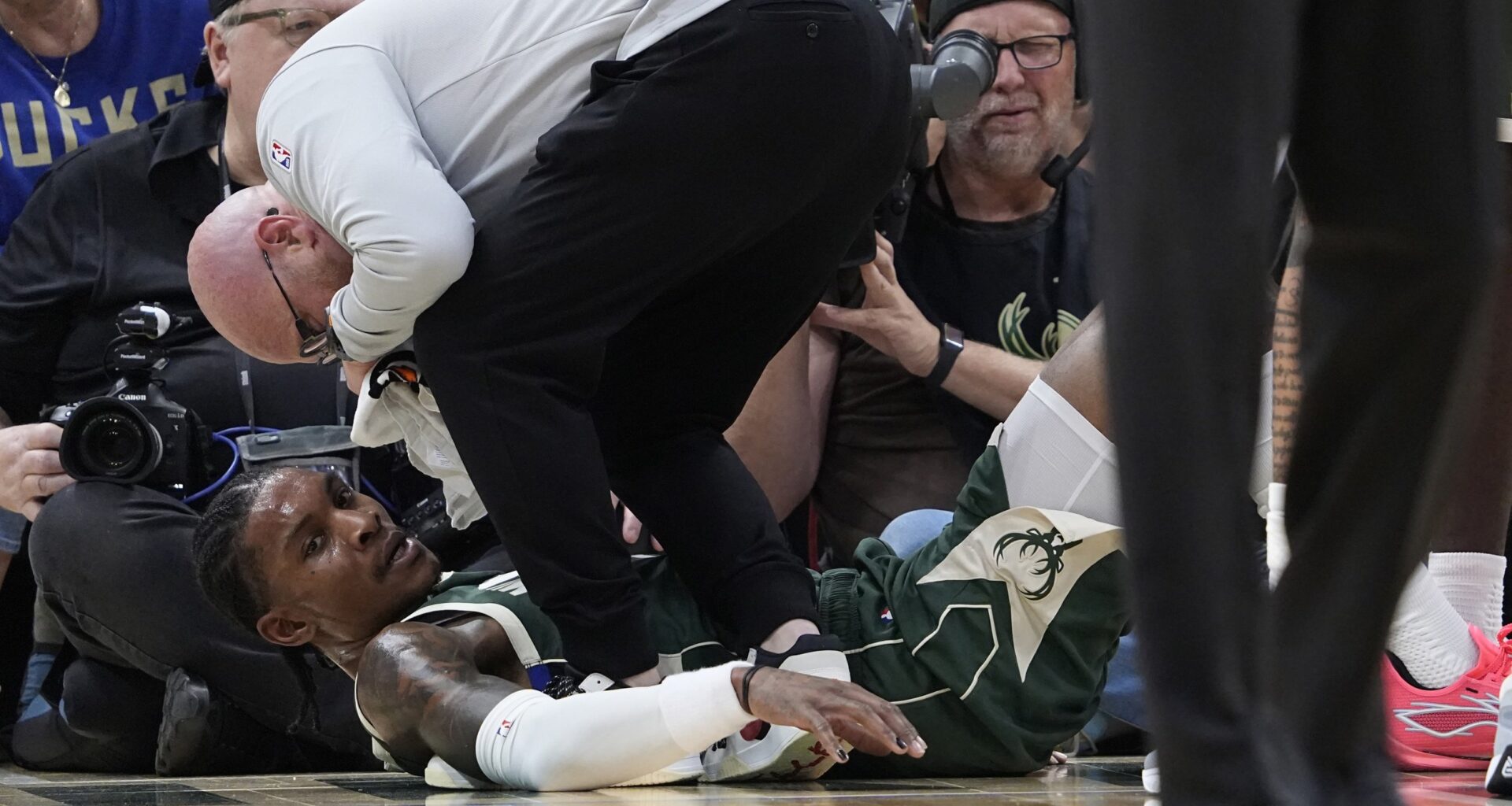 Bucks Starter To Undergo Knee Surgery