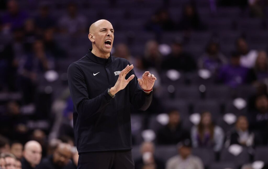 Kings Head Coach Blasts His Players For Their Poor Display Against Hawks