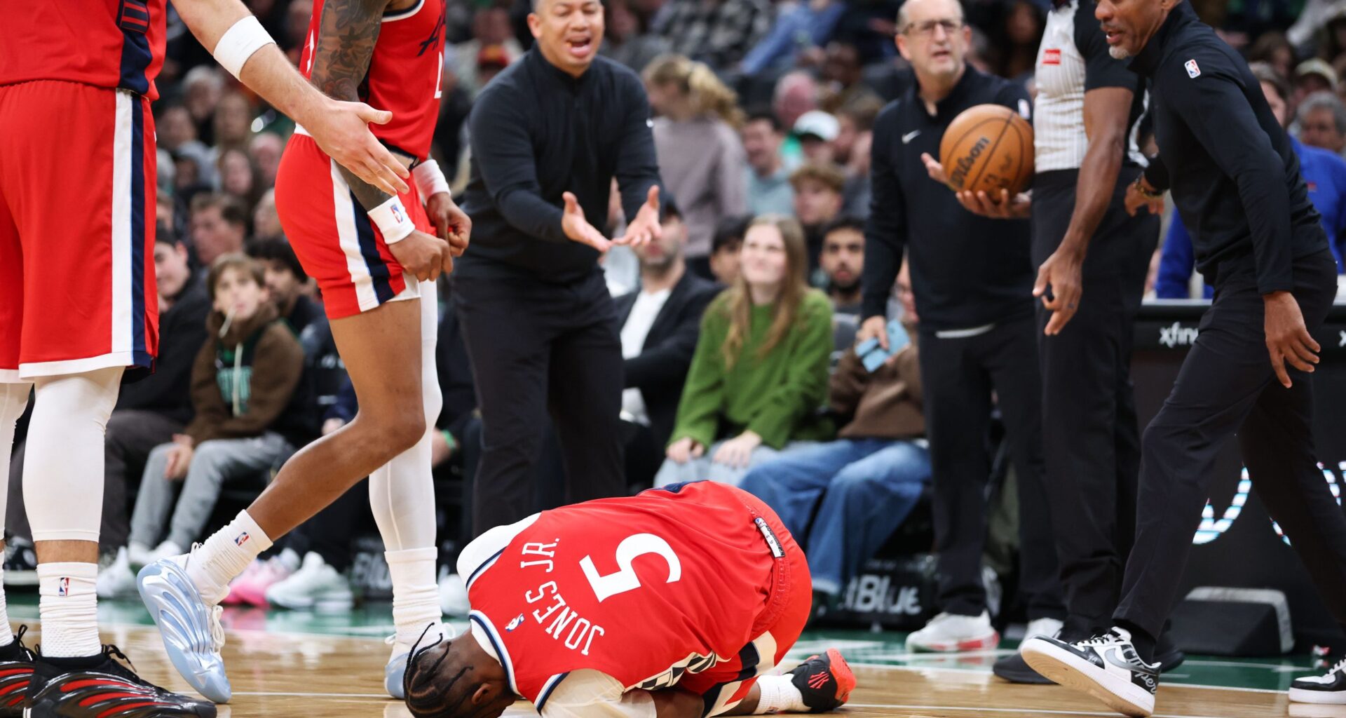 The Clippers Are Falling Apart — Every Problem Feeds Next One – The Lead