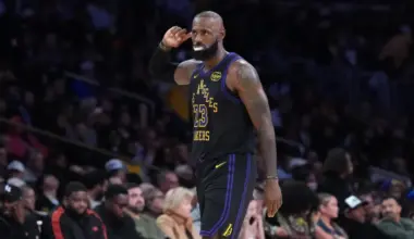 LeBron James proved Dwayne Wade right after first game back from injury image