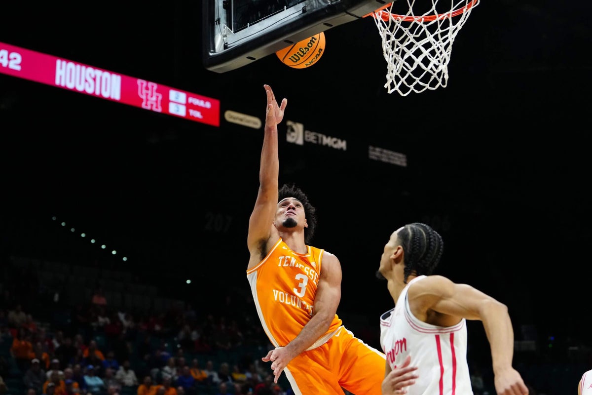 Unsung defensive spark lifts Tennessee past Houston — and strengthens its Final Four ambitions