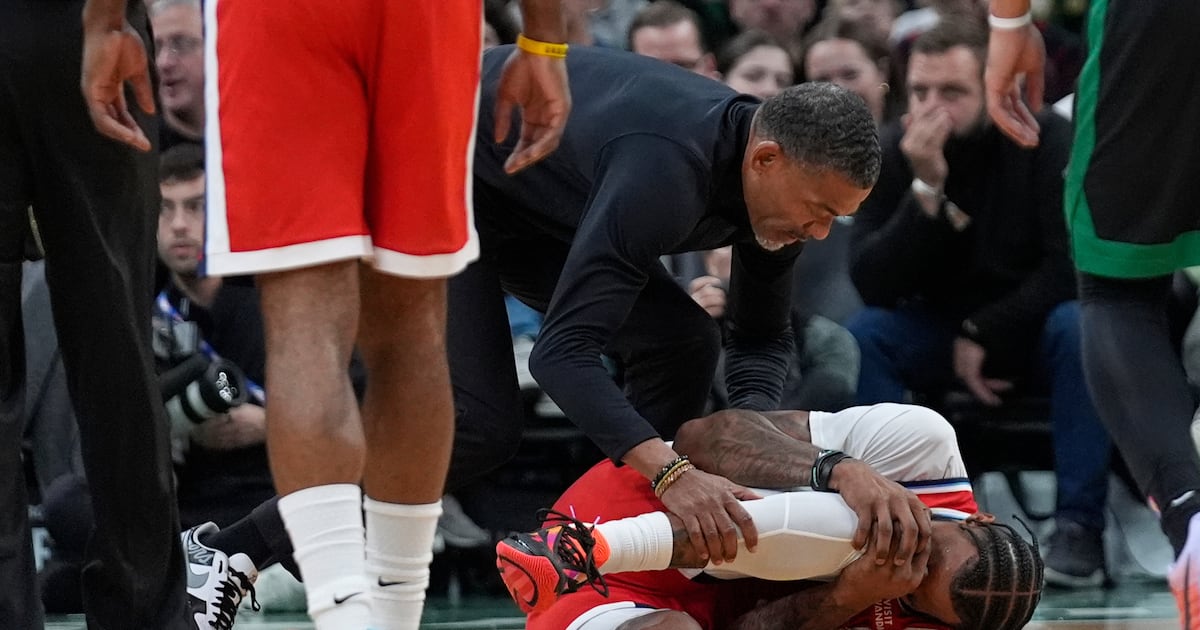 Los Angeles Clippers' Derrick Jones Jr. (MCL) out at least 6 weeks