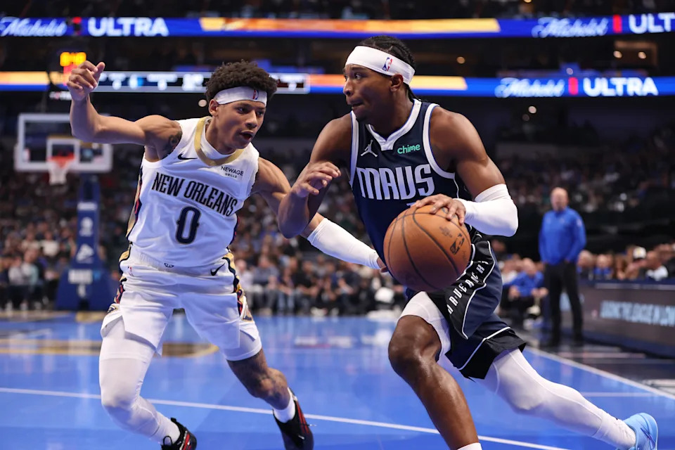 DALLAS, TX – NOVEMBER 21: Brandon Williams #10 of the Dallas Mavericks dribbles the ball during the game against the New Orleans Pelicans during the 2025-26 Emirates Cup on November 21, 2025 at American Airlines Center in Dallas, Texas. NOTE TO USER: User expressly acknowledges and agrees that, by downloading and or using this photograph, User is consenting to the terms and conditions of the Getty Images License Agreement. Mandatory Copyright Notice: Copyright 2025 NBAE (Photo by Sam Hodde/NBAE via Getty Images)