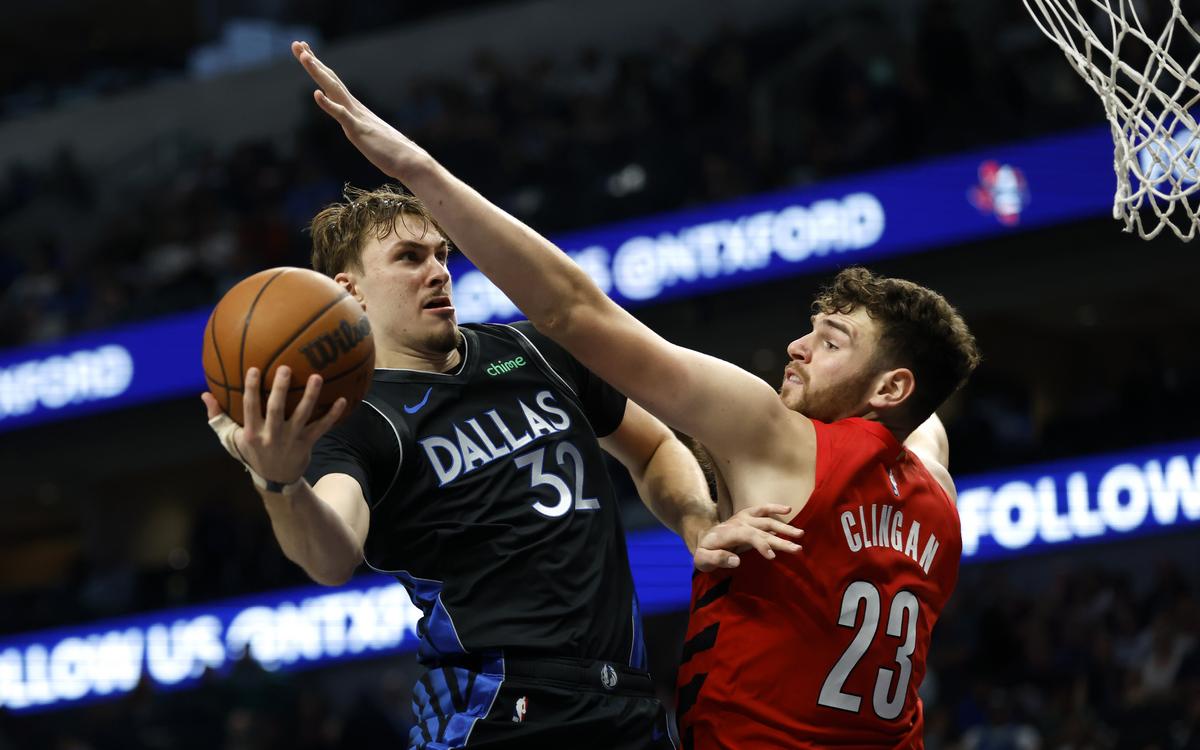 Mavericks End Losing Streak With Overtime Win Over Blazers