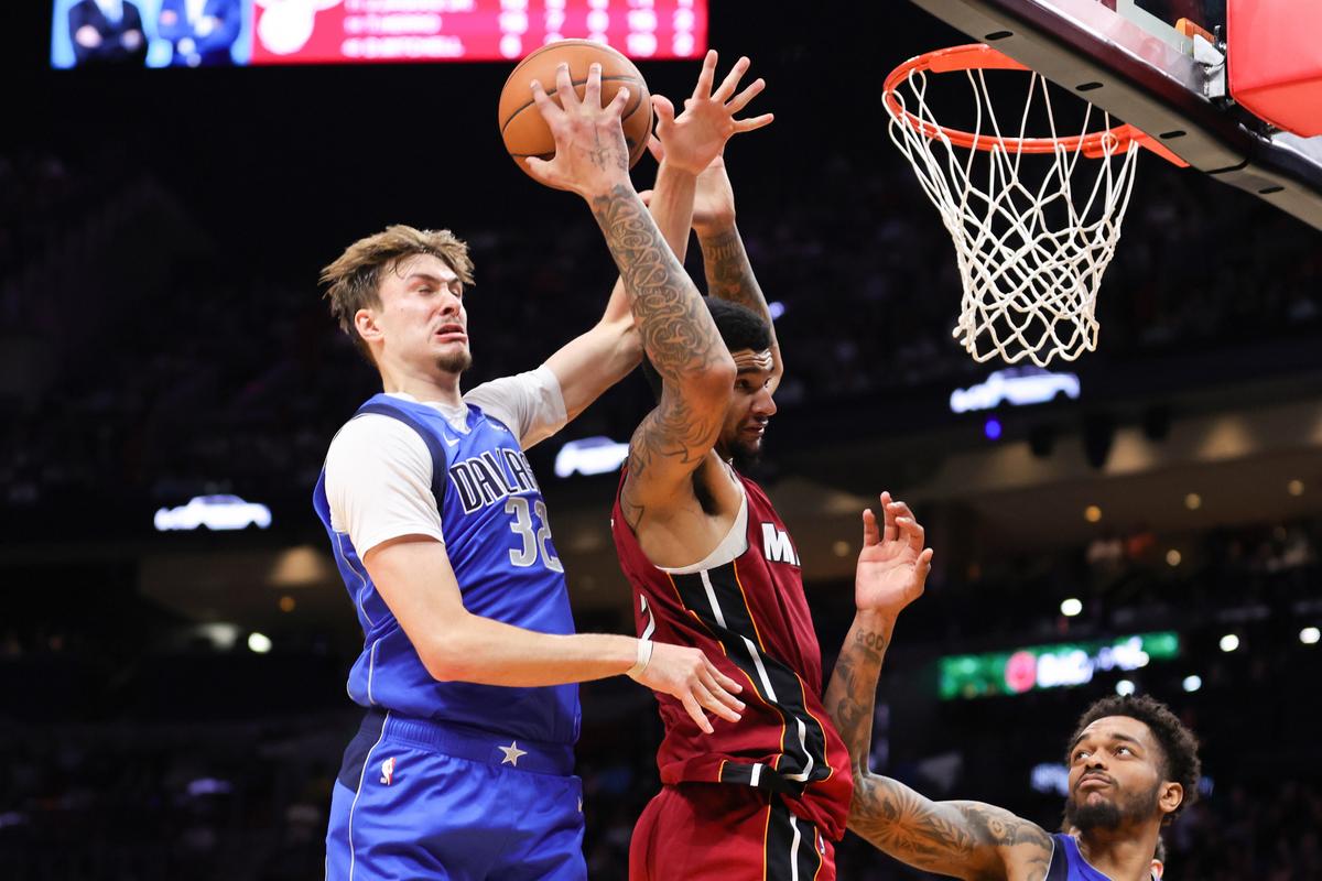 Mavericks Fall Short To Heat In Close Game Despite Flagg's Efforts