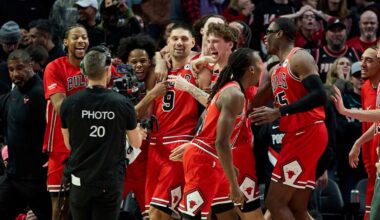 Vucevic's buzzer-beating 3 gives the Bulls a 122-121 win over the Blazers