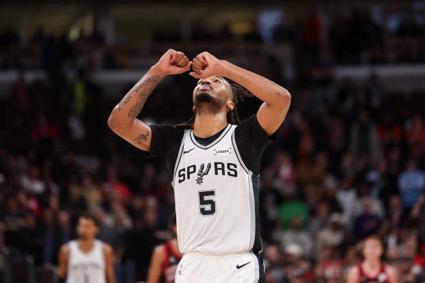 San Antonio Spurs guard Stephon Castle (5) celebrates near the end of the fourth quarter before the Spurs would go to defeat the Chicago Bulls, 121-117, at the United Center on Monday, Nov. 10, 2025, in Chicago. (Armando L. Sanchez/Chicago Tribune)