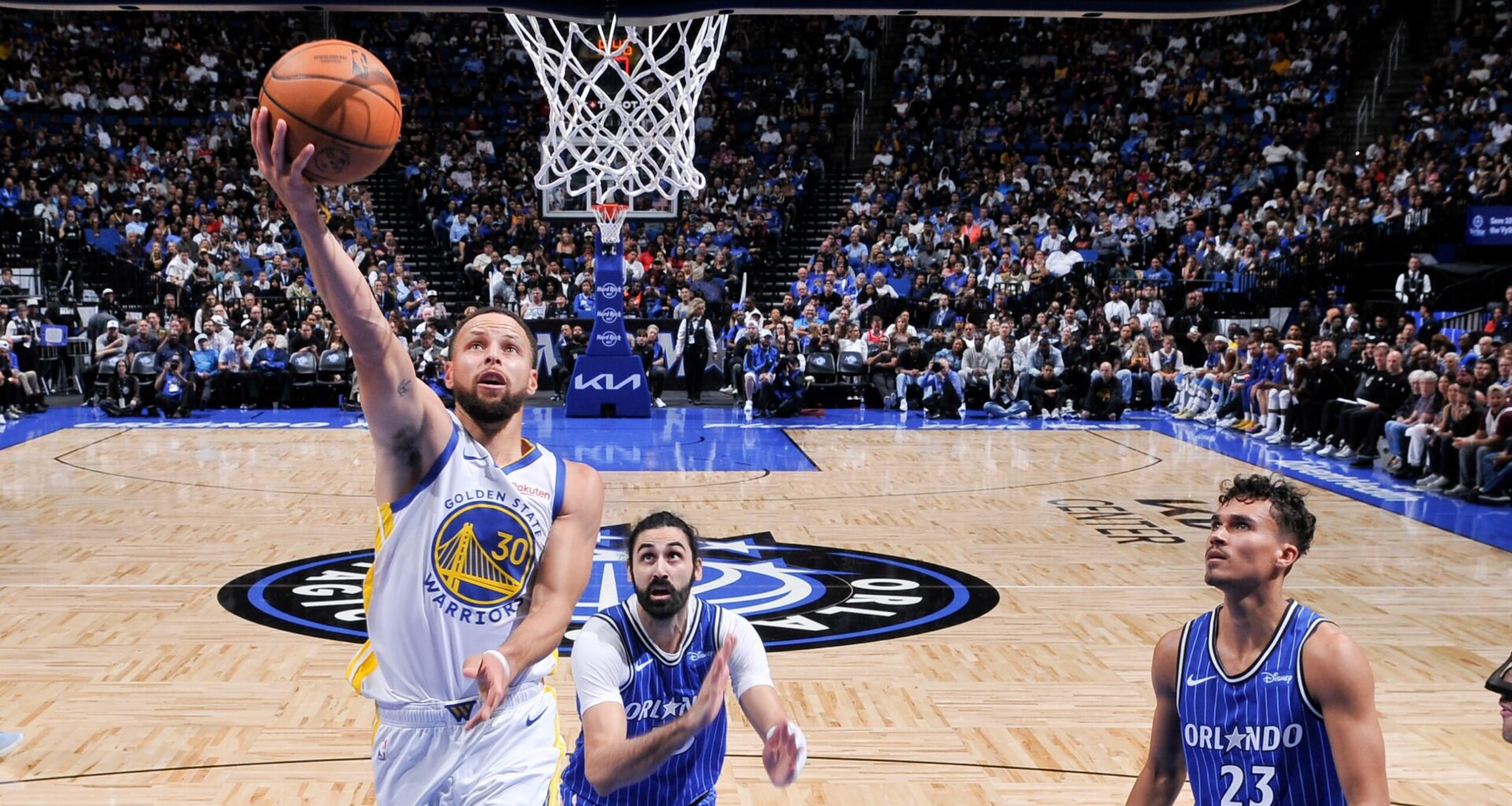 Brothers Steph and Seth Curry teaming up on Warriors
