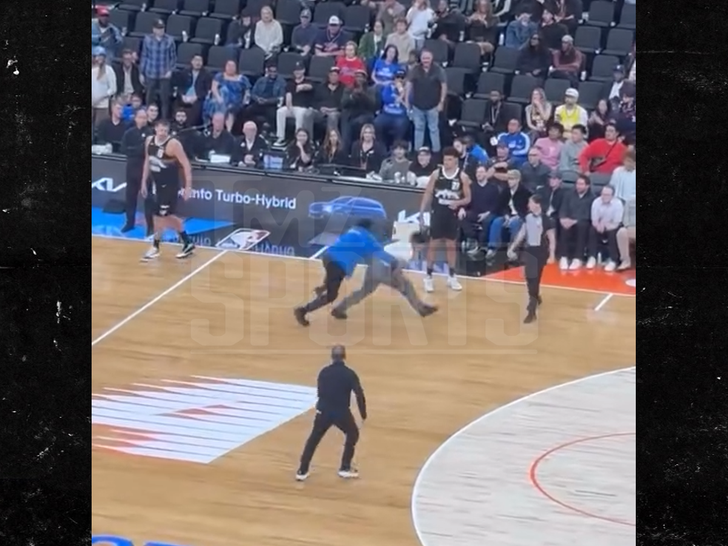 111325 clippers nuggets sub.jpg