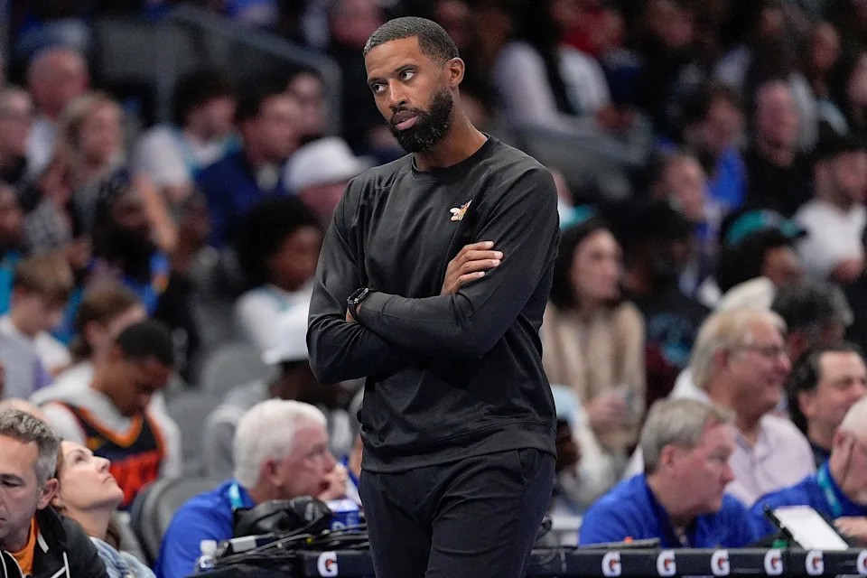 Nov 15, 2025; Charlotte, North Carolina, USA; Charlotte Hornets head coach Charles Lee during the first half against the Oklahoma City Thunder at Spectrum Center. Mandatory Credit: Jim Dedmon-Imagn Images