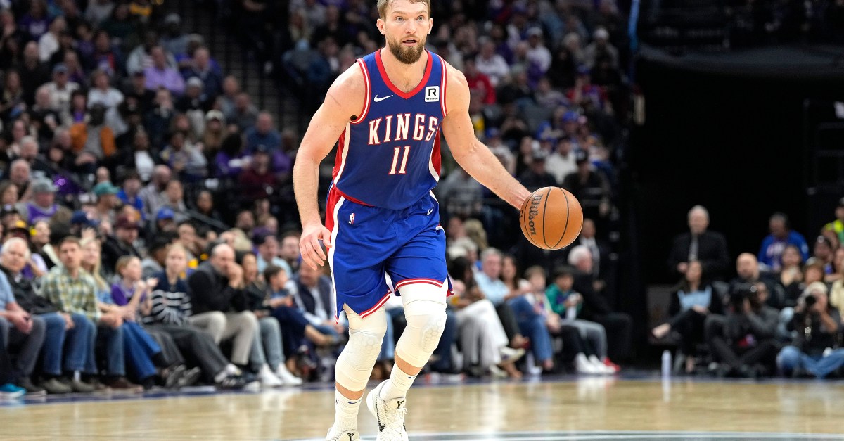 Report: Warriors ‘not interested’ in trading for Kings All-Star center