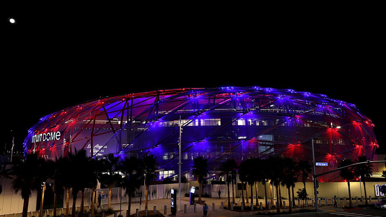 Clippers-Nuggets game temporarily halted after fan rushes onto court