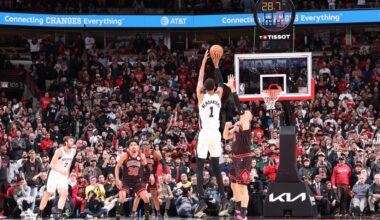 Spurs extend win streak despite uneven game vs Bulls