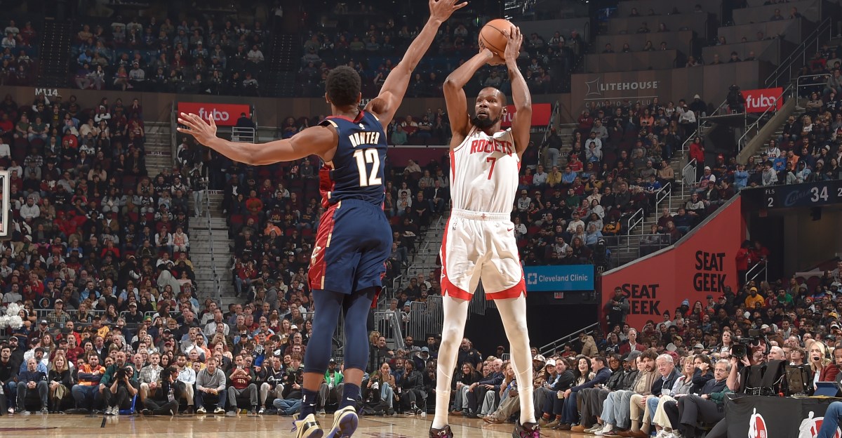 Cavs second-half rally not enough, fall to Rockets 114-104