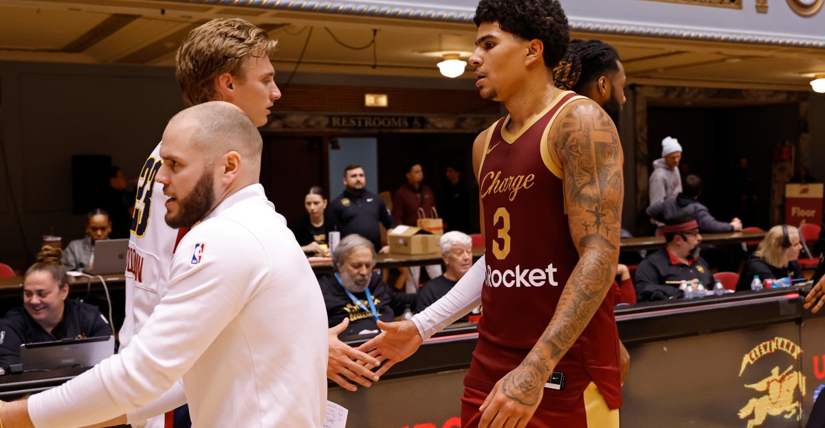 Charge fall apart late, lose to Grand Rapids 132-118