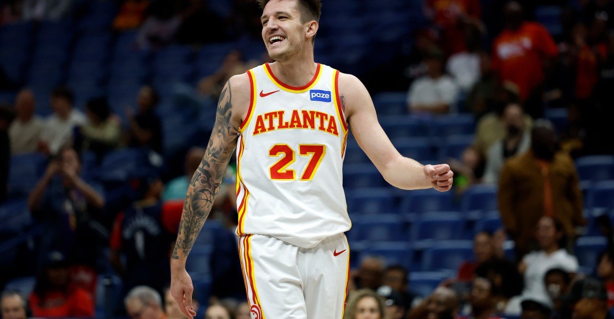 Big win in the Big Easy, Hawks cruise to victory over Pelicans